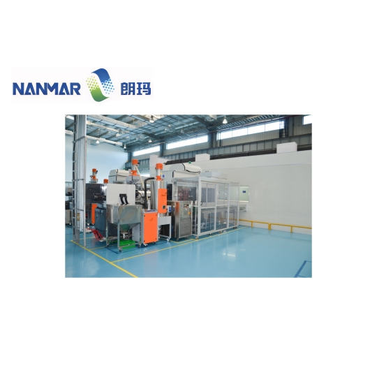 Laminar flow hood for injection molding machine